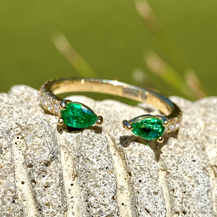 emerald ring with diamonds
